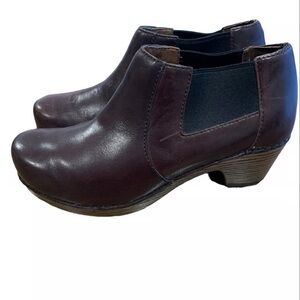Dansko Chocolate Marilyn Booties sz 40(9)